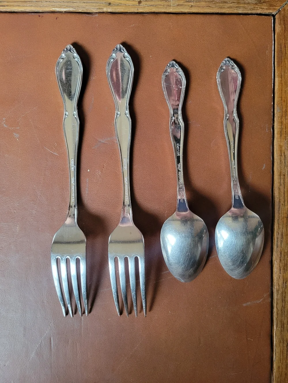 2 Dinner Forks 2 Spoons- Old South II? Silverplate Silver Plate Oneida Plumes